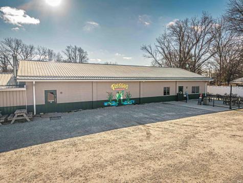 7247 Main Street Wadesville IN 47638