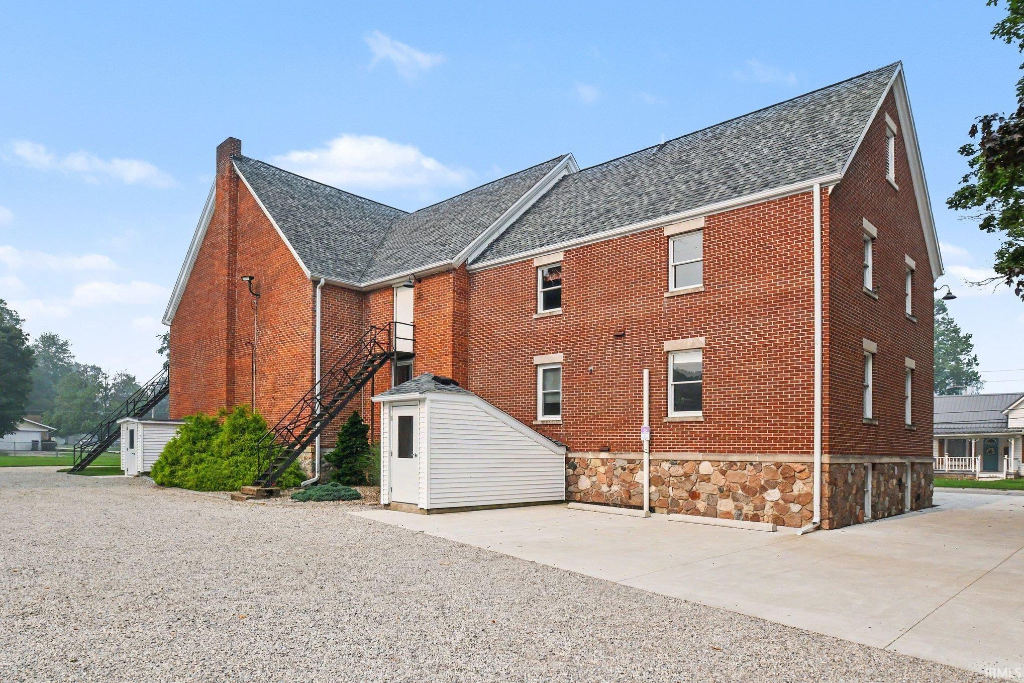 206 Mill Street Middlebury IN 46540