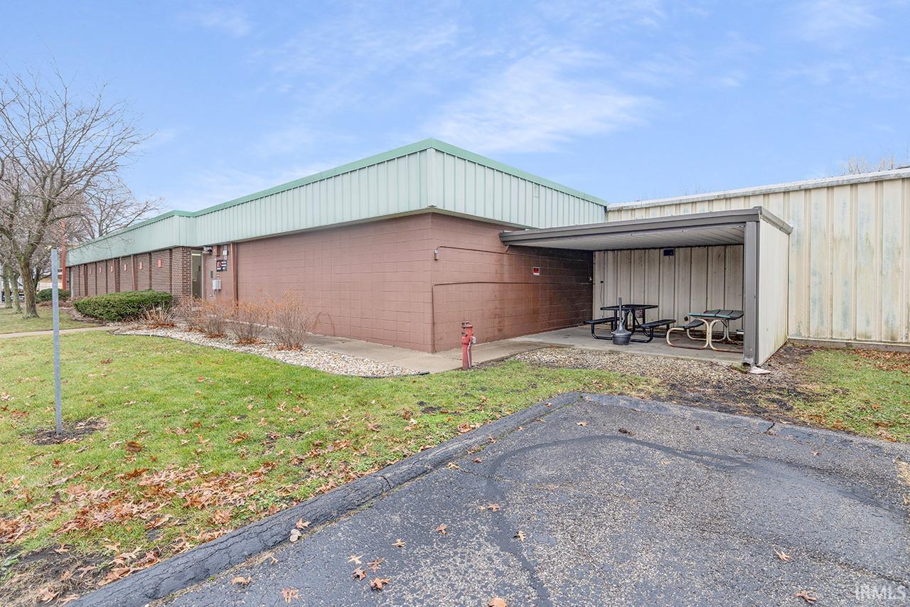 1655 E 12th Street Mishawaka IN 46544