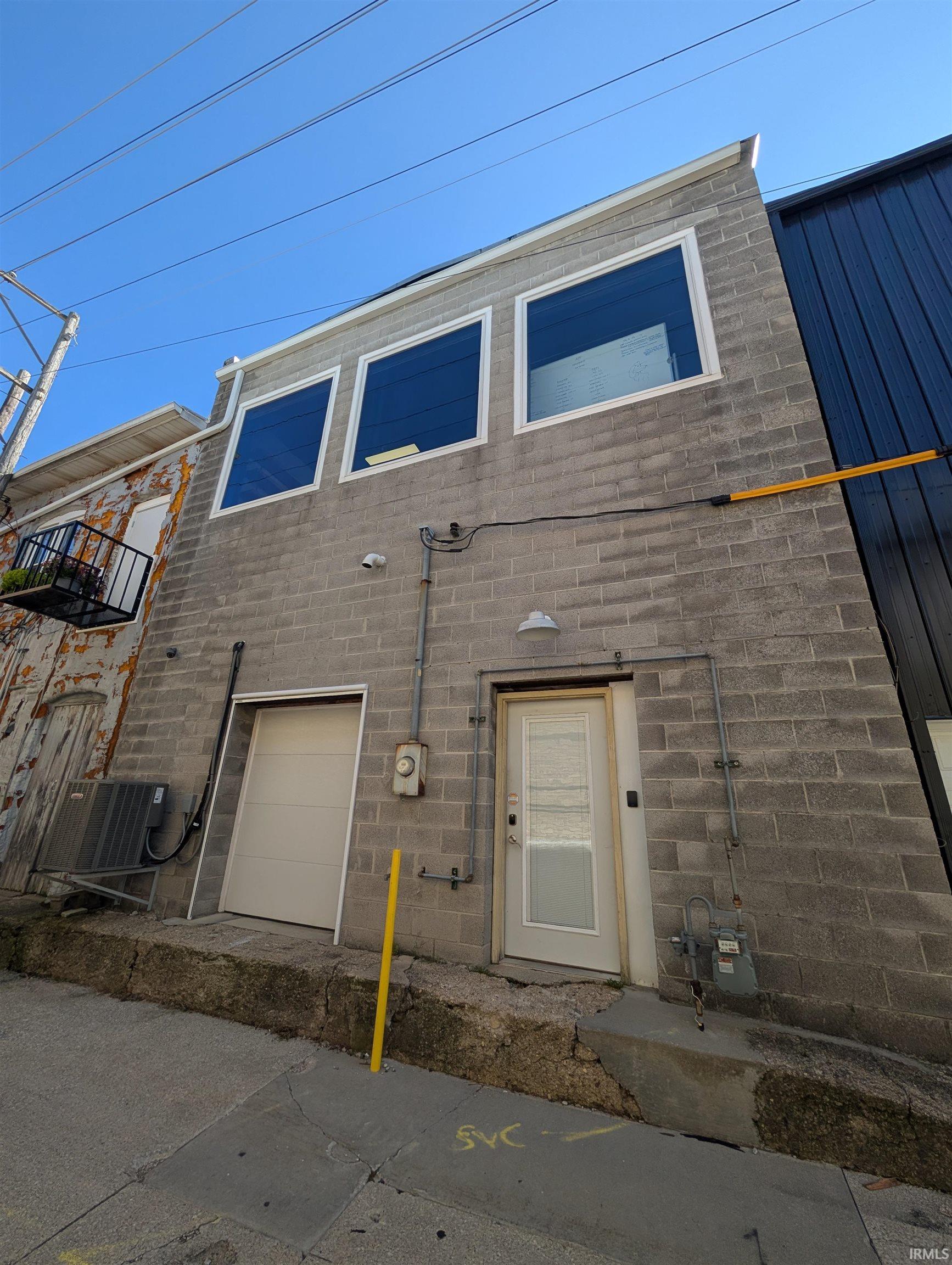 105 S Elkhart Street Wakarusa IN 46573