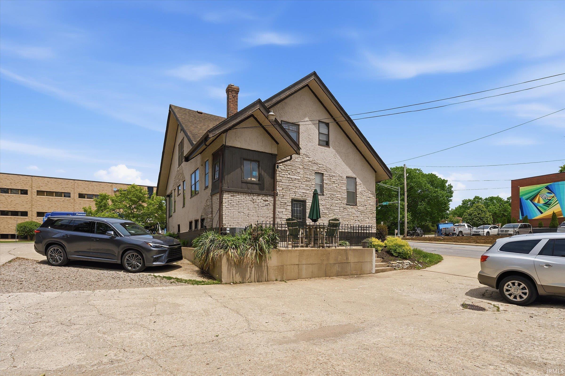 1028 & 1022 E Colfax Avenue South Bend IN 46617