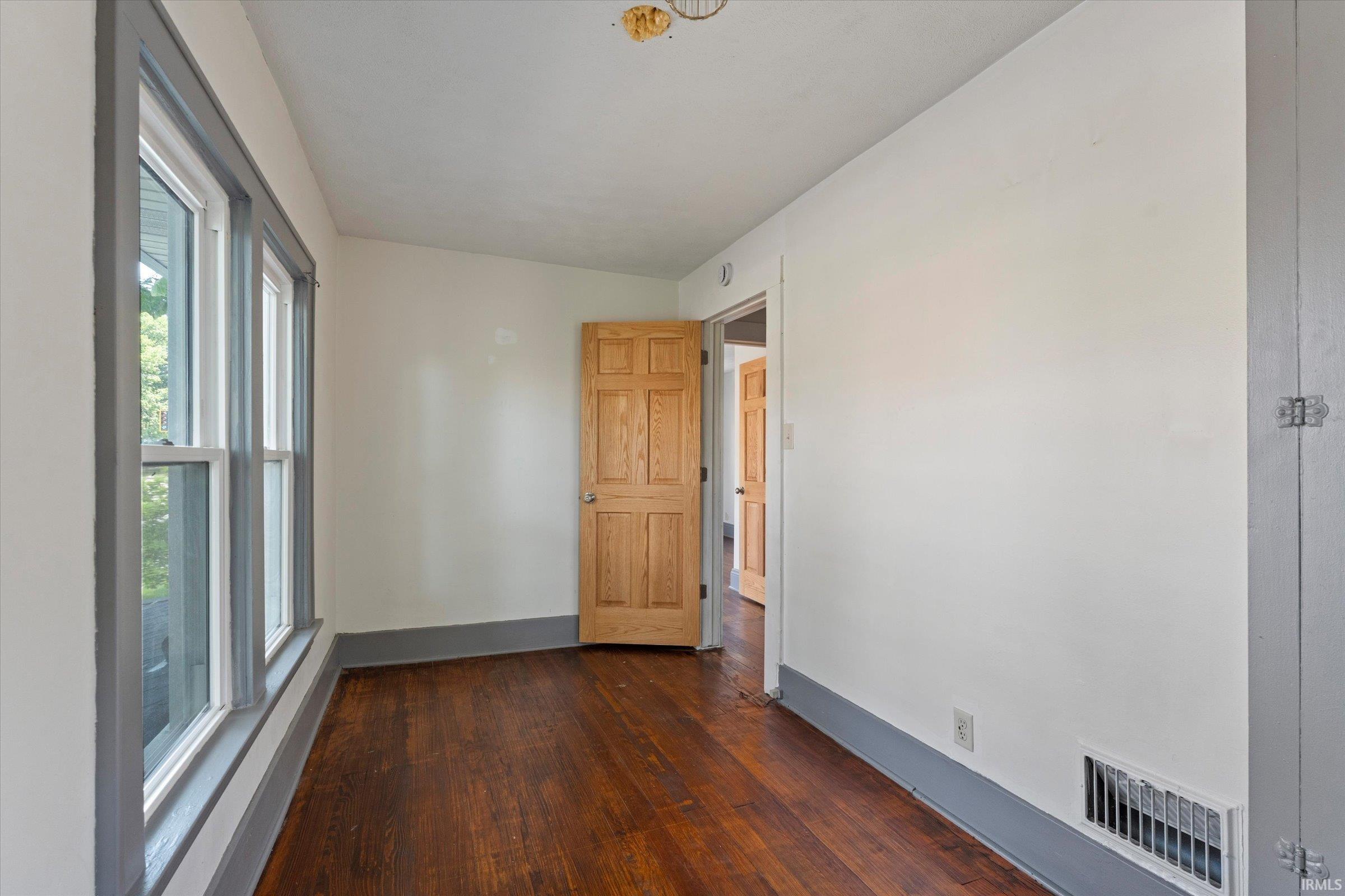 1028 & 1022 E Colfax Avenue South Bend IN 46617