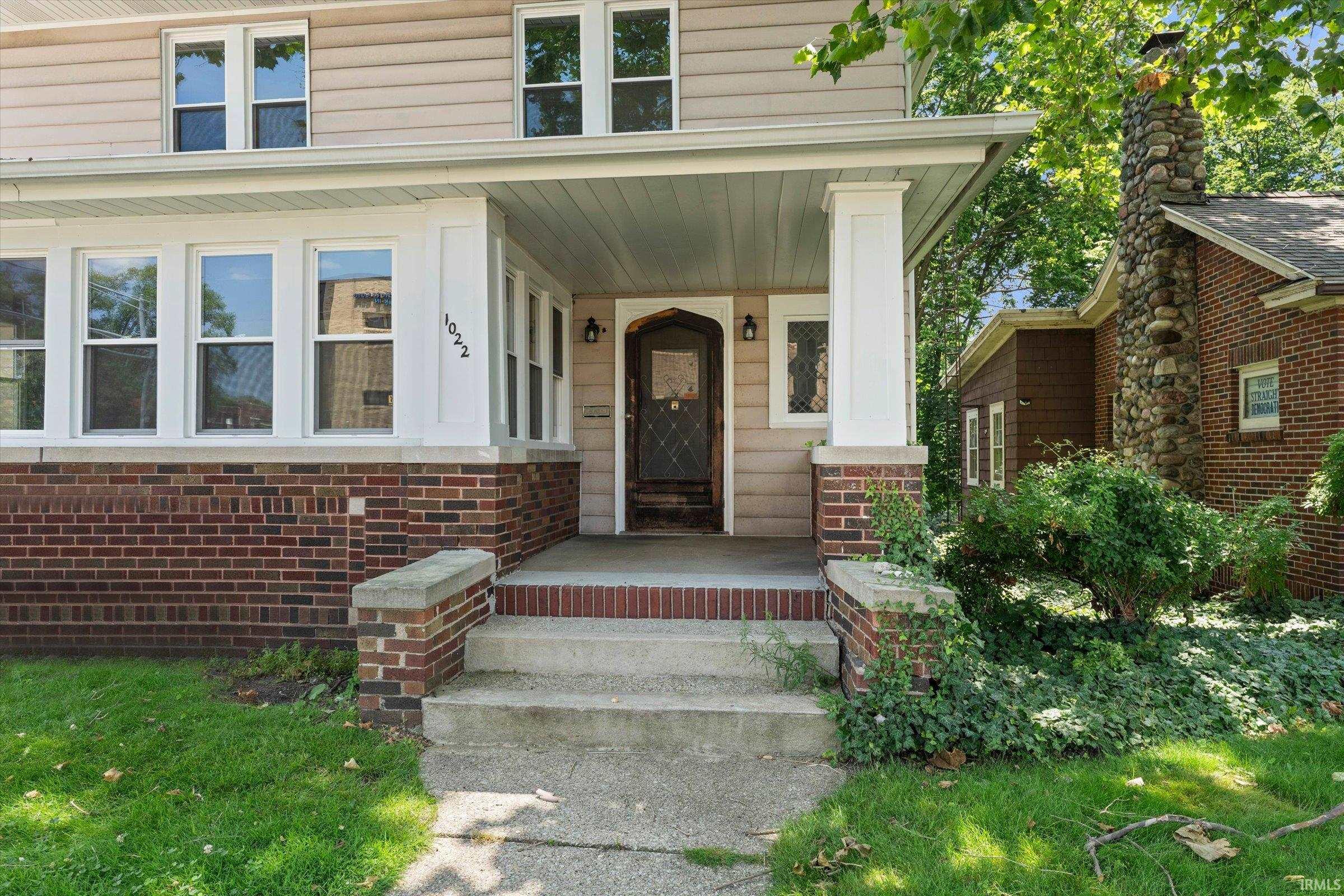 1028 & 1022 E Colfax Avenue South Bend IN 46617