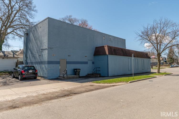 2102 Miami Street South Bend IN 46613