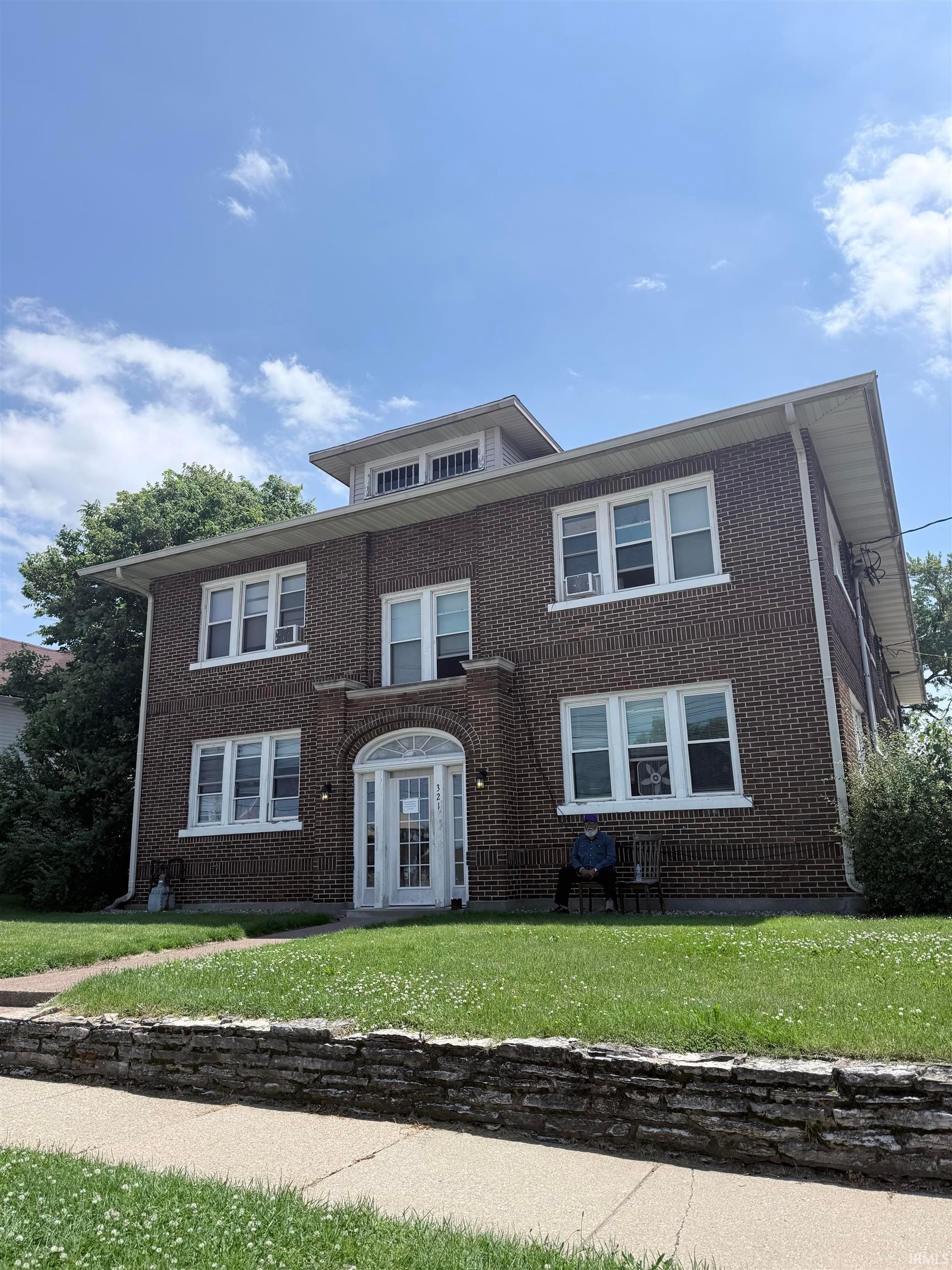 321 W 4th Street Mishawaka IN 46544