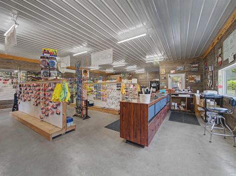 711 N Seventh Street Petersburg IN 47567
