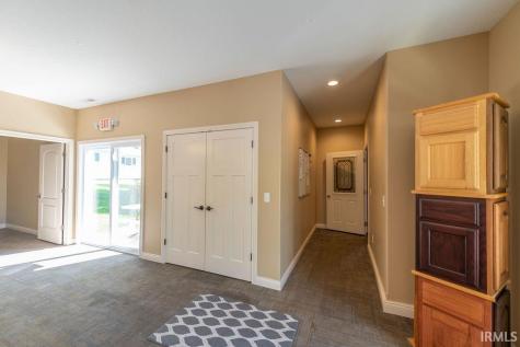 102 N Park Drive Columbia City IN 46725