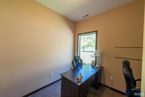 102 N Park Drive Columbia City IN 46725