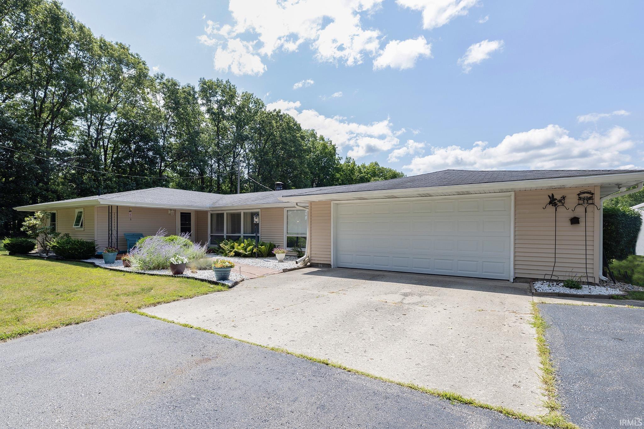 11020 County Road 4 Middlebury IN 46540