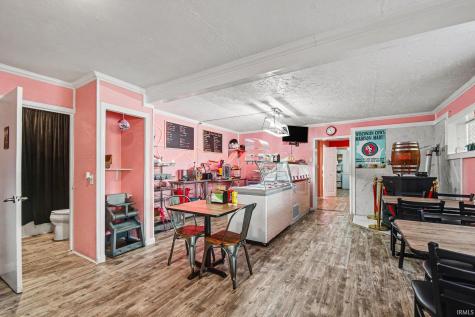 417 S Huntington Street Syracuse IN 46567