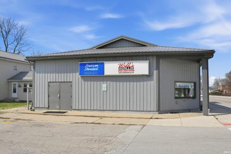 418 Defiance Street Howe IN 46746
