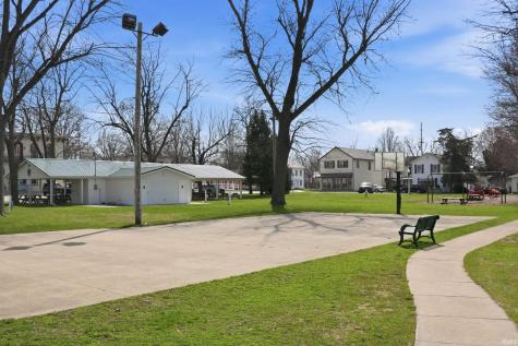 418 Defiance Street Howe IN 46746