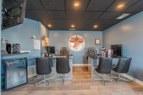 2460 Stringtown Road Evansville IN 47711