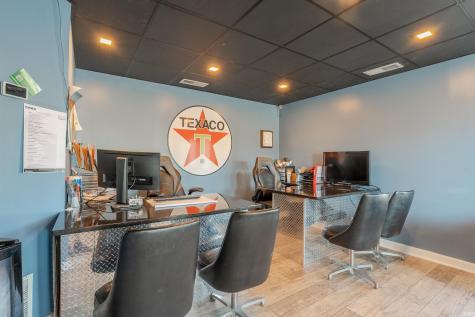 2460 Stringtown Road Evansville IN 47711
