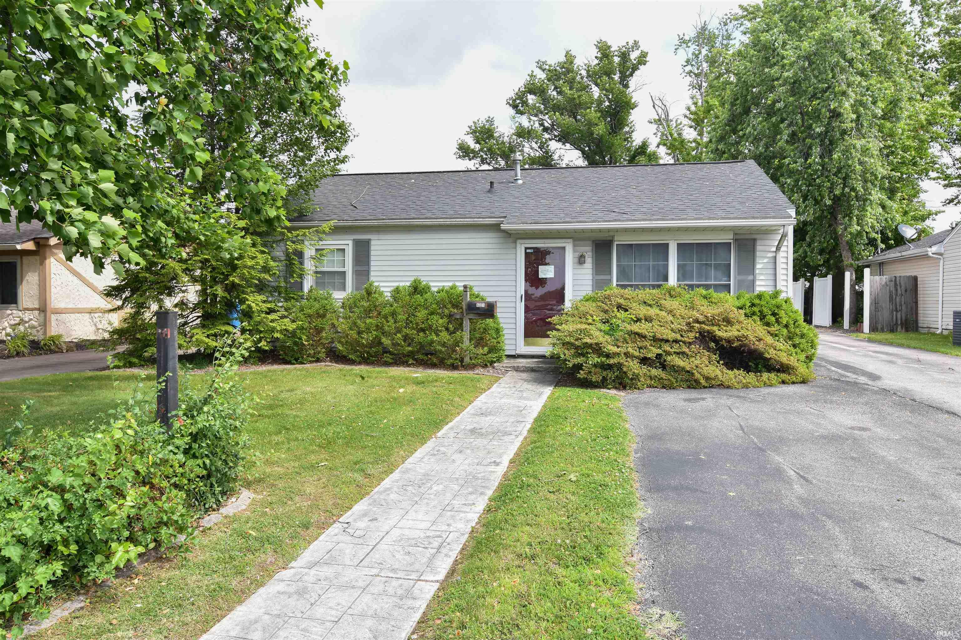 621 W Mill Road Evansville IN 47710