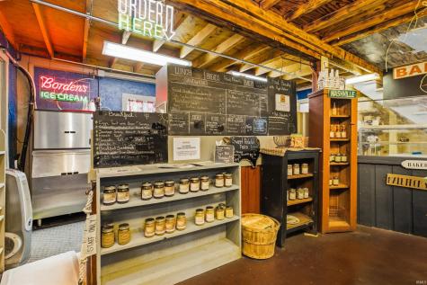 118 E Washington Street Nashville IN 47448