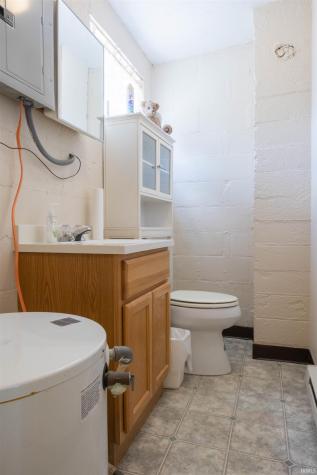 149 E Howard Street Parker City IN 47368