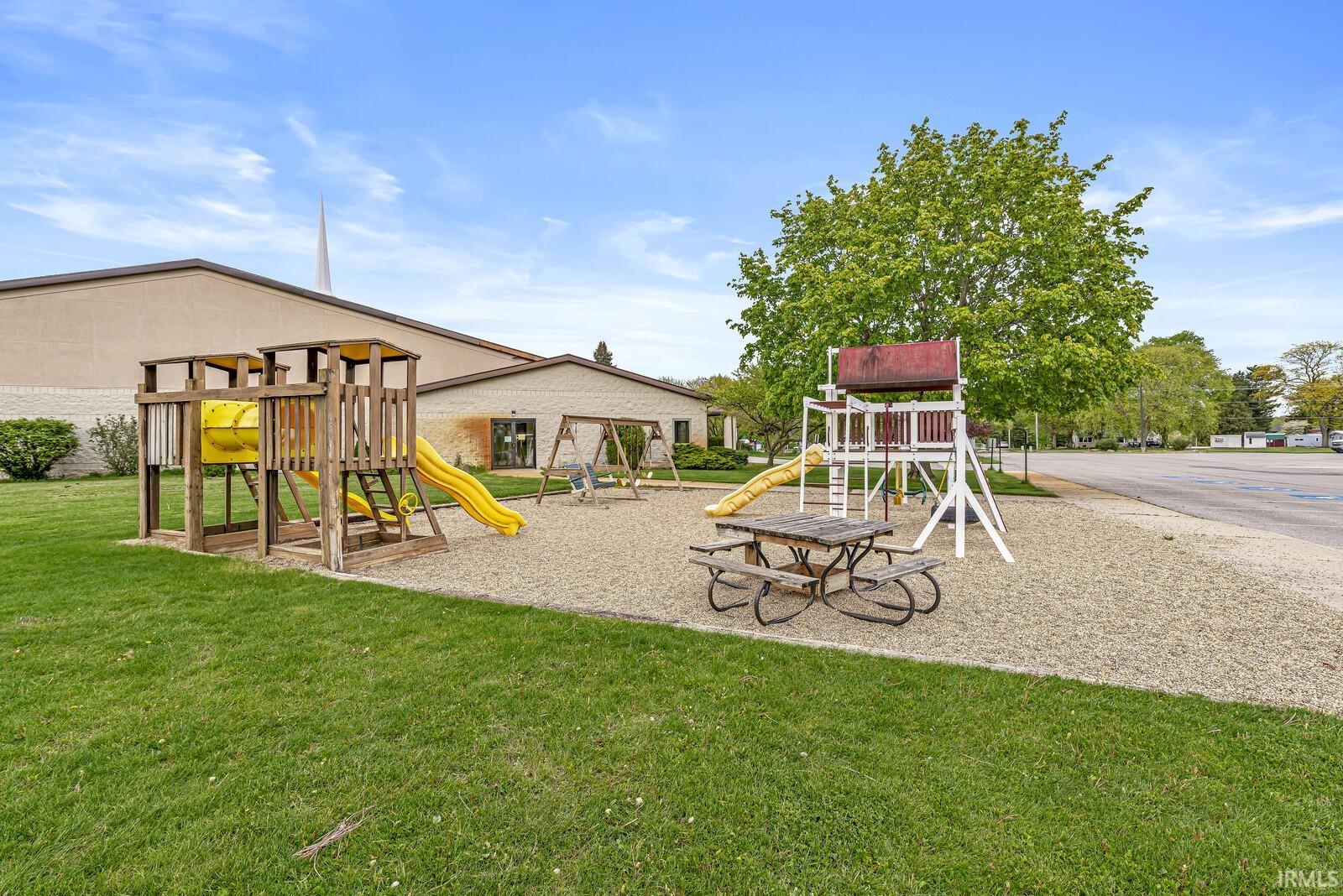 507 W Bristol Avenue Middlebury IN 46540