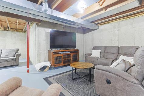 1911 Creekwood Drive South Bend IN 46635