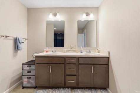 5218 Pigeon Creek Court Fort Wayne IN 46825