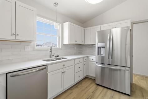 66 Cobblestone Boulevard Gas City IN 46933