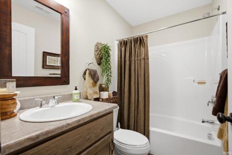 108 St Andrews Court Hartford City IN 47348