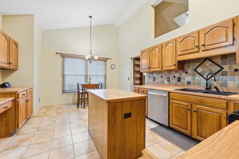 6215 Tamerlane Court South Bend IN 46614