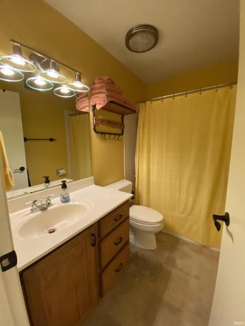 8986 E Hatchery Road Syracuse IN 46567