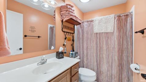 8986 E Hatchery Road Syracuse IN 46567