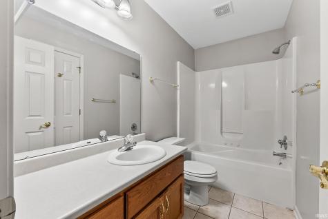 5817 Twynestel Circle Fort Wayne IN 46814