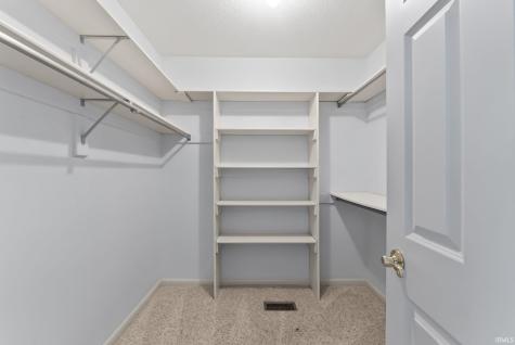 5817 Twynestel Circle Fort Wayne IN 46814