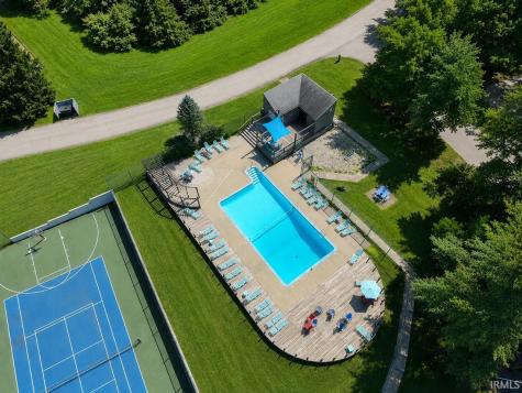 9021 S Pointe Ridge Lane Bloomington IN 47401