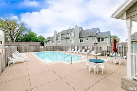1514 N Oakhill Drive South Bend IN 46637