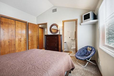 1514 N Oakhill Drive South Bend IN 46637