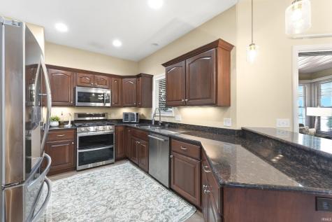 9513 Courtyard Cove Fort Wayne IN 46825
