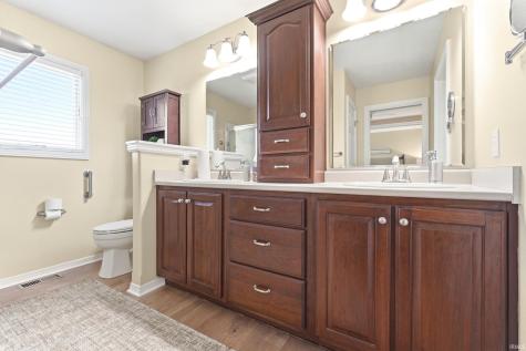 9513 Courtyard Cove Fort Wayne IN 46825