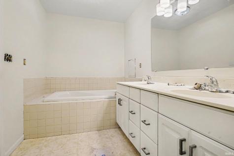 17860 Bay Hill Drive South Bend IN 46635