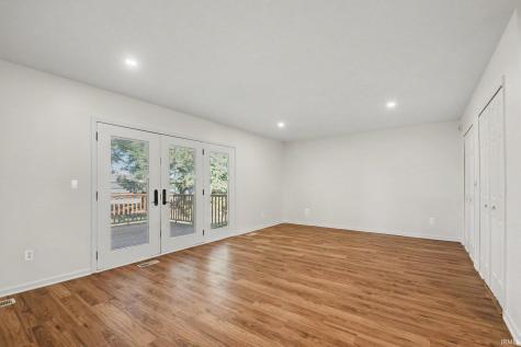 937 W Andrews Court South Bend IN 46614