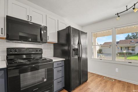 937 W Andrews Court South Bend IN 46614