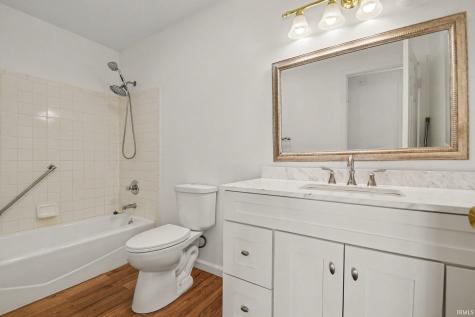 937 W Andrews Court South Bend IN 46614