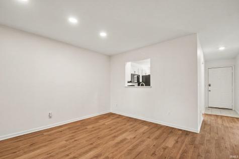 937 W Andrews Court South Bend IN 46614