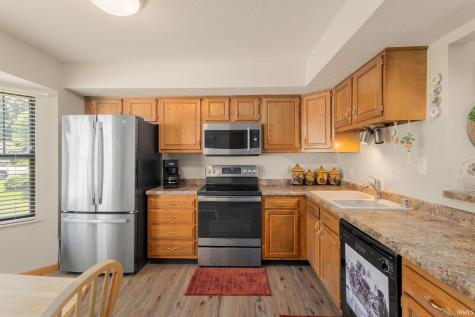 1615 Pine Ridge Court Elkhart IN 46514