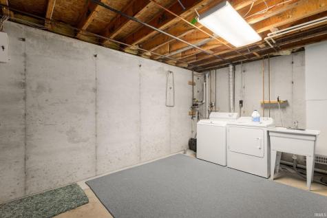 1615 Pine Ridge Court Elkhart IN 46514