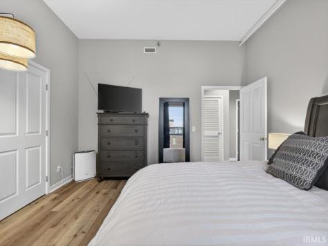 113 W Wayne Street Fort Wayne IN 46802