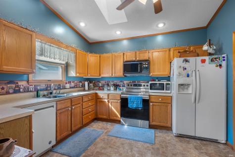 1386 N Pinebluff Drive Marion IN 46952