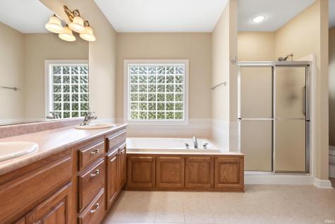 4111 Foxknoll Cove Fort Wayne IN 46835