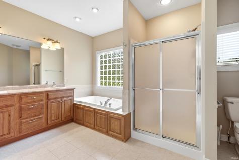 4111 Foxknoll Cove Fort Wayne IN 46835