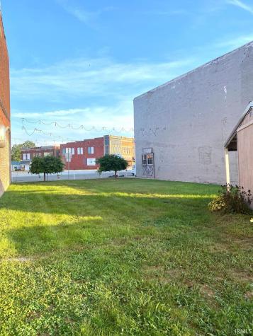 11 & 13 S Commercial Street Worthington IN 47471