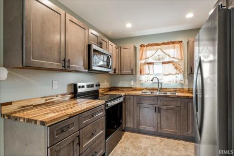 128 Sunset Drive Winchester IN 47394
