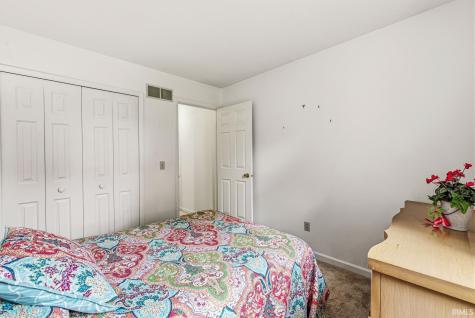 1840 Saint Michaels Court South Bend IN 46614